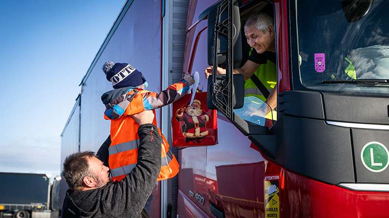 gesellschaftliches Engagement – MAN-Weihnachtstruck