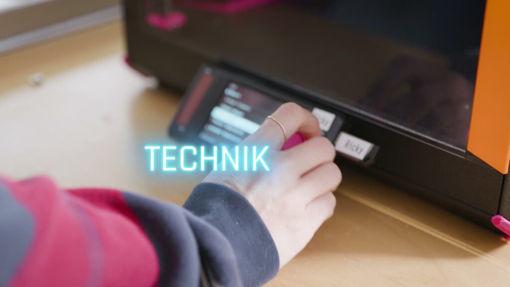 Product Information · Szene 3 aus dem Filmprojekt „Vom Gamer zum Gamechanger: Eigene Ideen zum Leben erwecken | Systems Engineering“ Filmstill 3 aus „Vom Gamer zum Gamechanger: Eigene Ideen zum Leben erwecken | Systems Engineering“